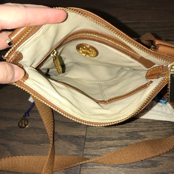 Tory Burch Cross-body ✝️ - Picture 2 of 3